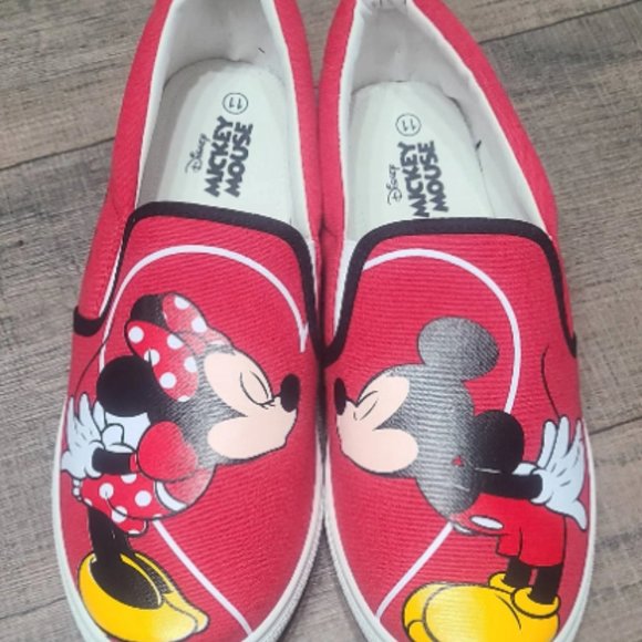 Disney Mickey Mouse & Minnie Mouse Slip-On Sneakers/Kissing Mickey and Minnie - Picture 5 of 8